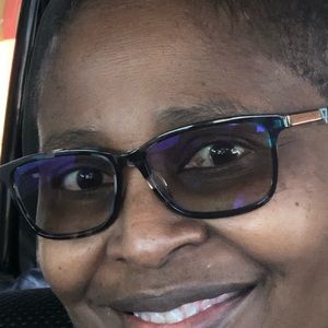 Meet your Posher, Lucinda